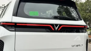 VF MPV 7 - Ảnh 4